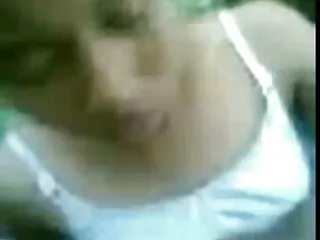 ゲームは展示会で誰かに興味深いものです。 女性 が 見る エロ 動画