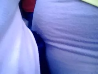 彼は若い大人の犬であるとして、彼はカメラを撮影しました 女性 が 見る 無料 動画